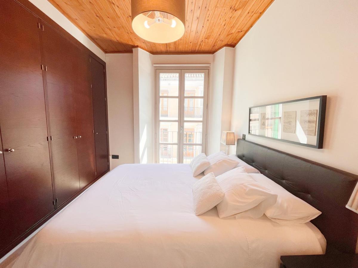 Homely Malaga Carreteria Con Piscina Exterior photo