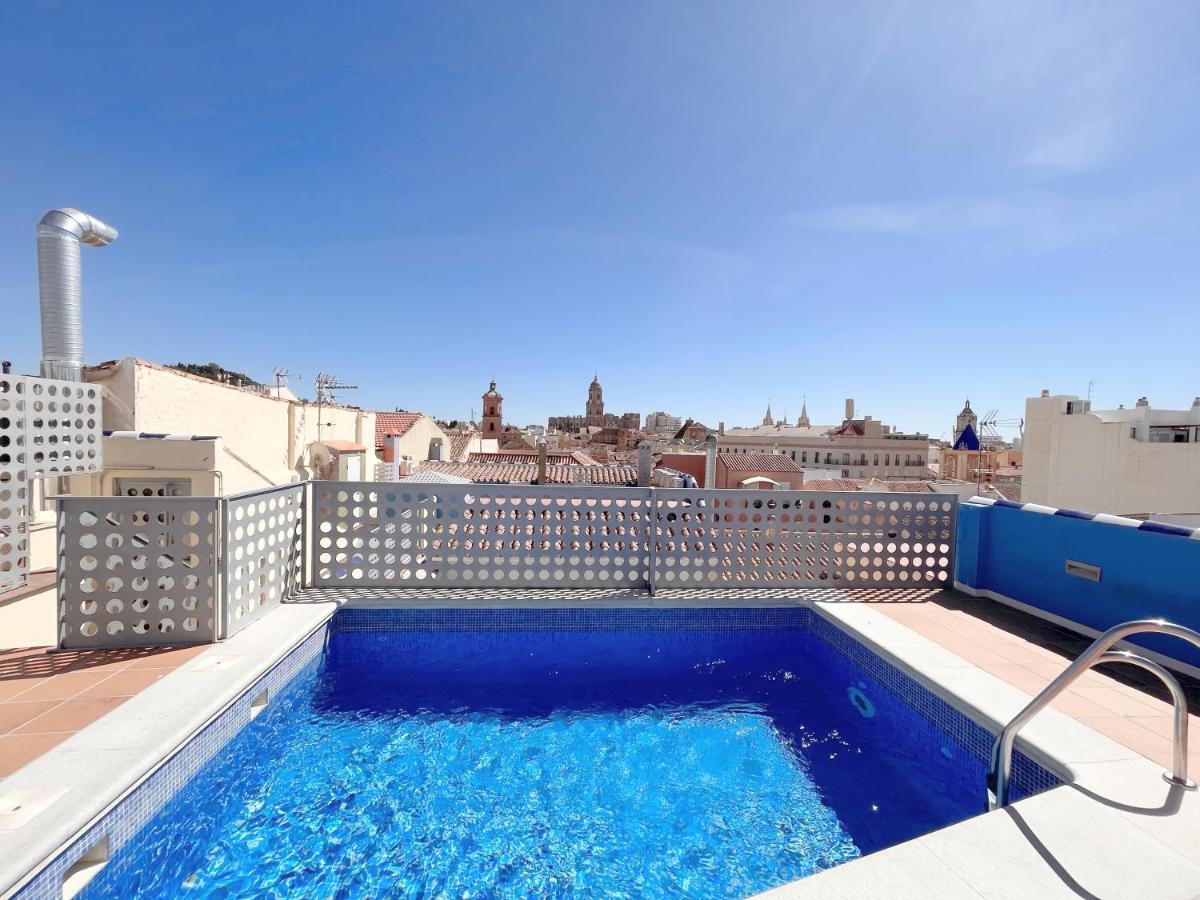 Homely Malaga Carreteria Con Piscina Exterior photo