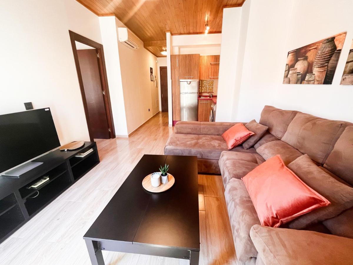 Homely Malaga Carreteria Con Piscina Exterior photo