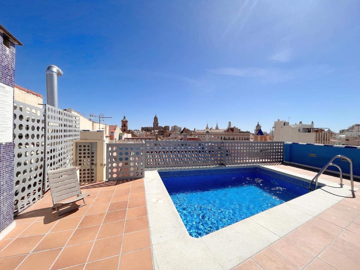 Homely Malaga Carreteria Con Piscina Exterior photo